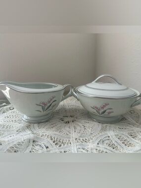 Noritake "Crest" Sugar Bowl with Lid and Creamer / Japan